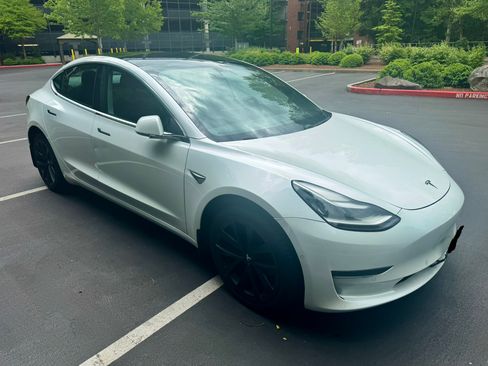 Used 2019 Tesla Model 3 Standard Range Plus RWD image 9