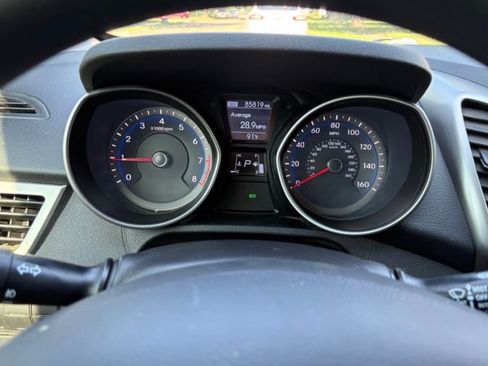 Used 2013 Hyundai Elantra GT FWD image 6