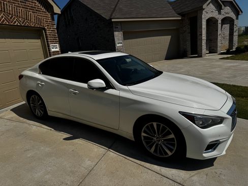 Used 2021 INFINITI Q50 Luxe AWD/4WD image 2