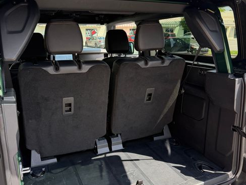 Used 2023 Ford Bronco Badlands image 9