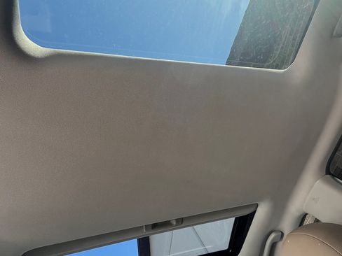 Used 2016 Nissan Pathfinder Platinum image 18