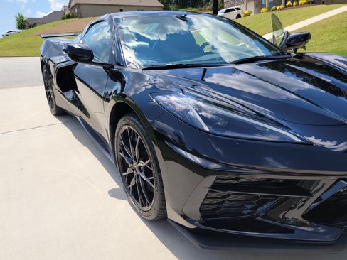 Used 2025 Chevrolet Corvette Stingray Premium Conv w/ Z51 Performance Package image 1