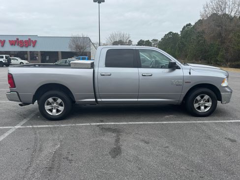 Used 2021 RAM 1500 Classic SLT image 6