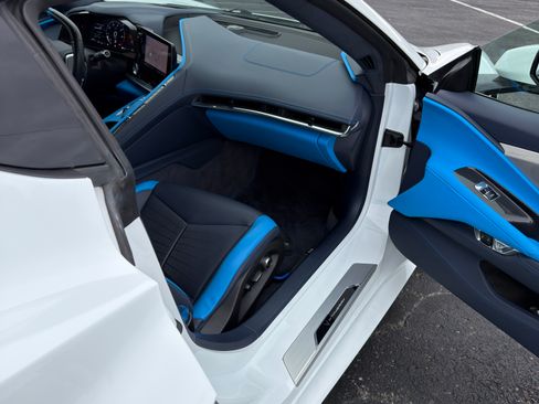 Used 2020 Chevrolet Corvette Stingray Premium Cpe w/ 3LT Preferred Equipment Group RWD image 2