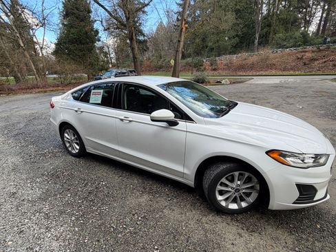 Used 2020 Ford Fusion SE image 10