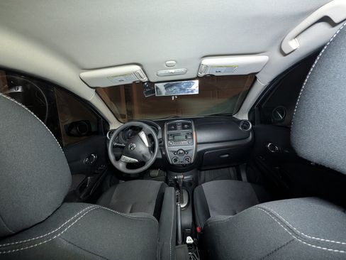 Used 2015 Nissan Versa SV image 10