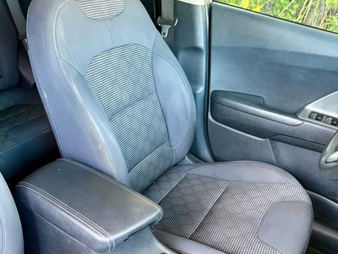 Used 2017 Kia Niro LX image 17