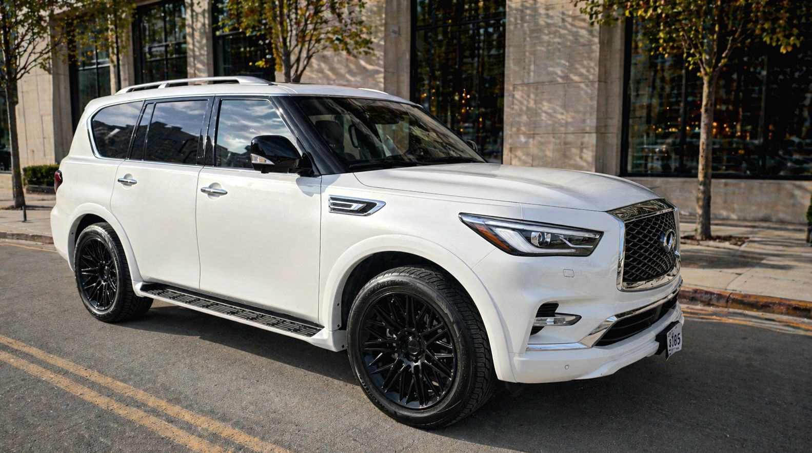 Used 2021 INFINITI QX80 Sensory w/ Cargo Package RWD image 1