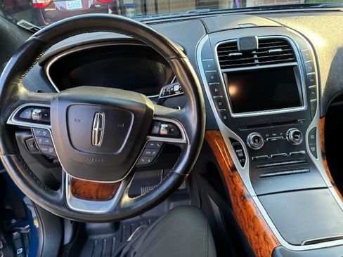 Used 2020 Lincoln Nautilus Reserve image 16