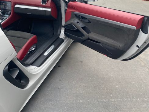 Used 2022 Porsche 718 Boxster Spyder image 13