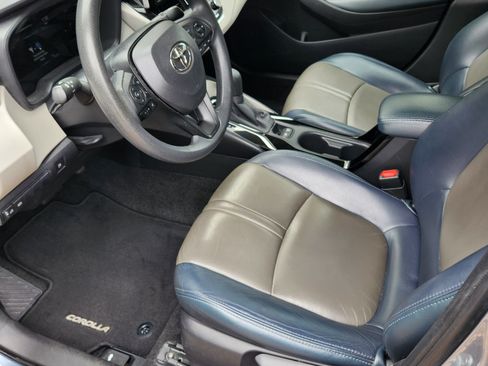 Used 2021 Toyota Corolla LE image 8