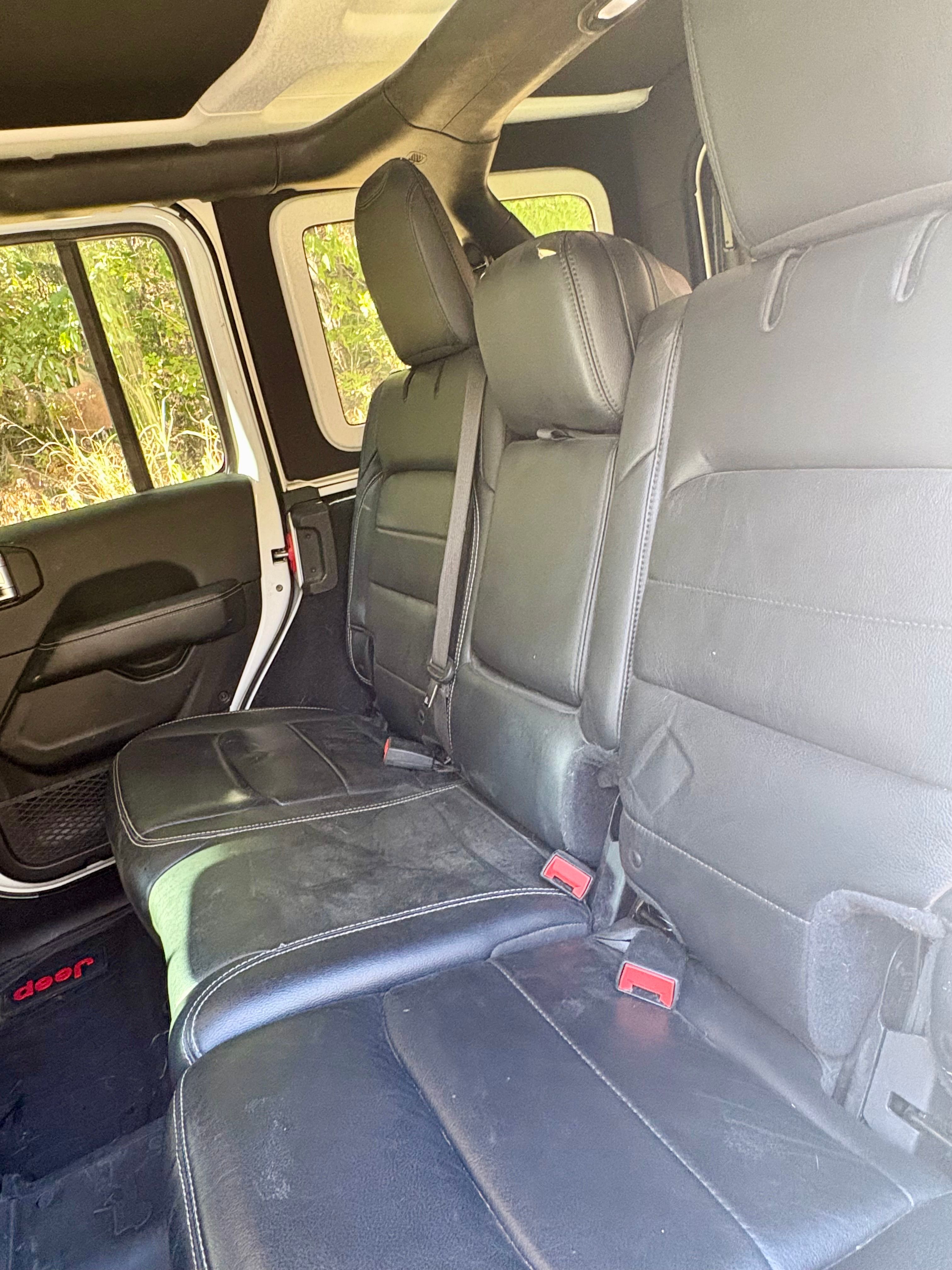 Used 2019 Jeep Wrangler Unlimited Sahara AWD/4WD image 23