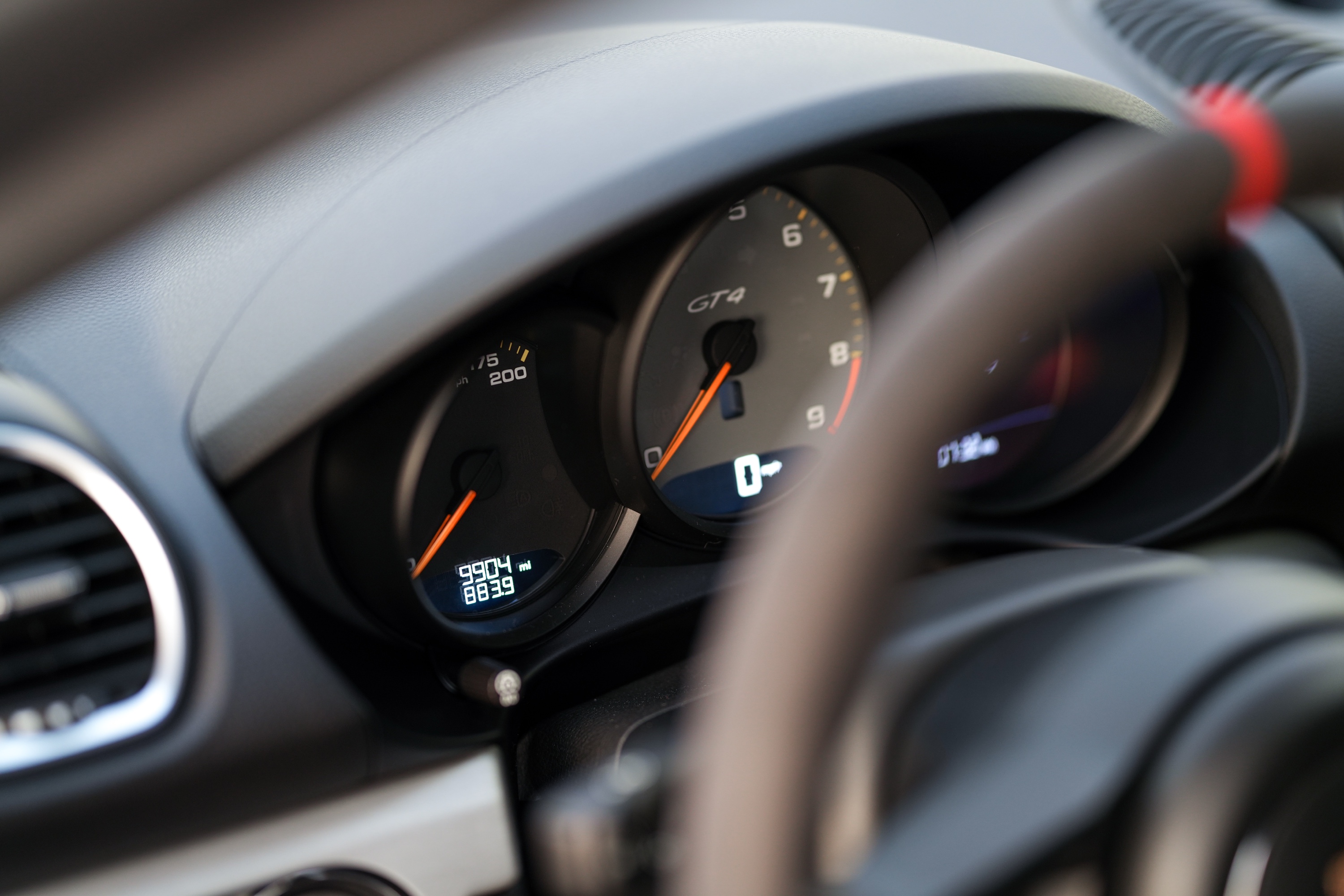 Used 2021 Porsche 718 Cayman GT4 RWD image 15