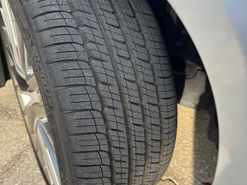 Used 2017 Lexus IS 200t image 9