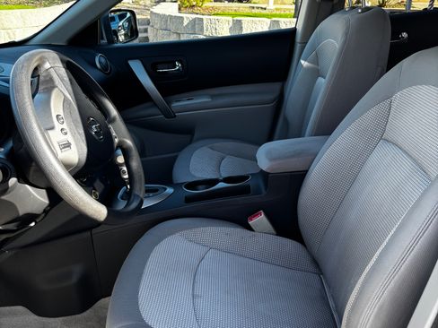 Used 2011 Nissan Rogue SV image 8