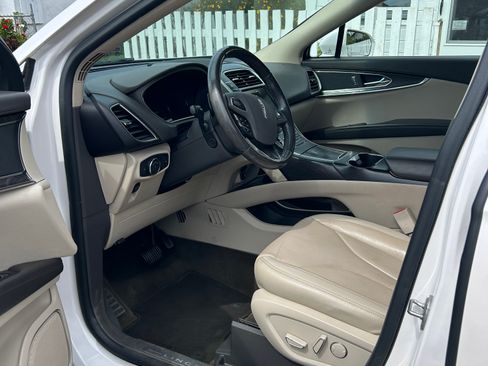 Used 2017 Lincoln MKX Reserve image 4