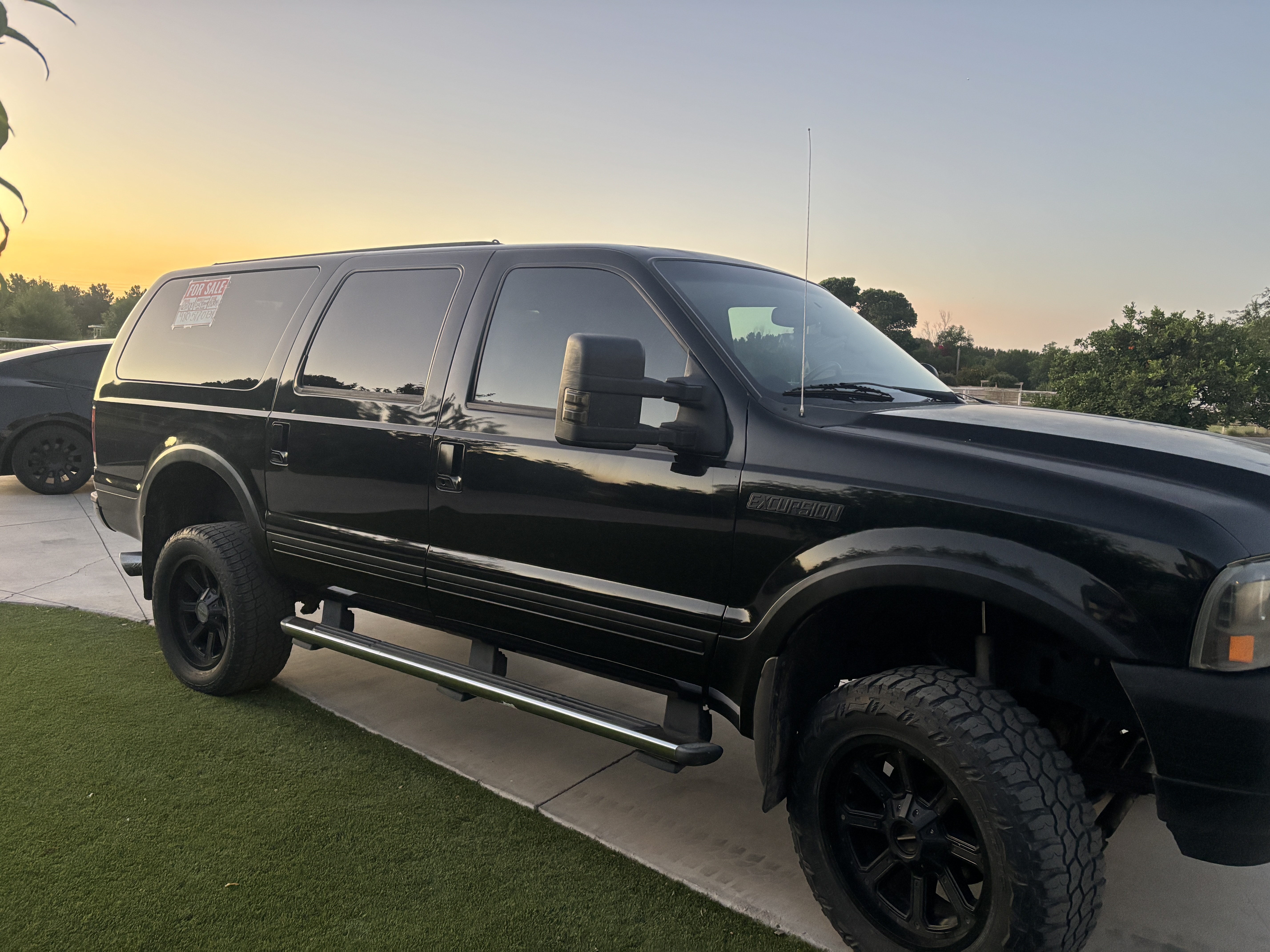 Used 2004 Ford Excursion Limited AWD/4WD image 4
