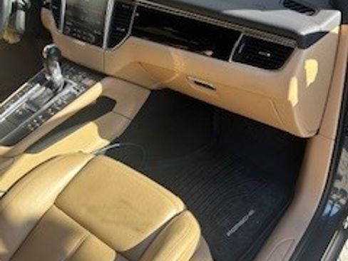 Used 2018 Porsche Macan Sport Edition image 12