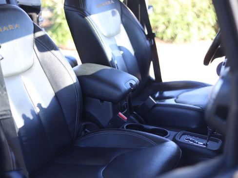 Used 2015 Jeep Wrangler Unlimited Sahara w/ Max Tow Package image 21