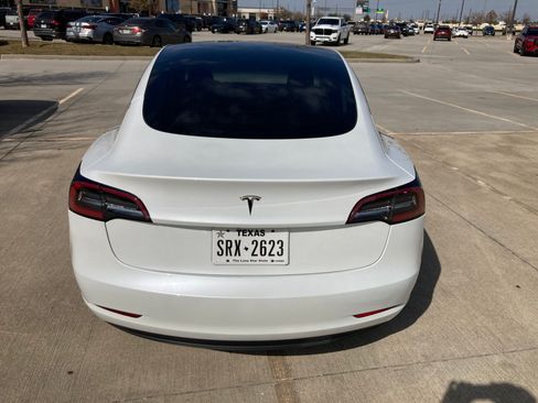 Used 2023 Tesla Model 3 Standard Range image 6