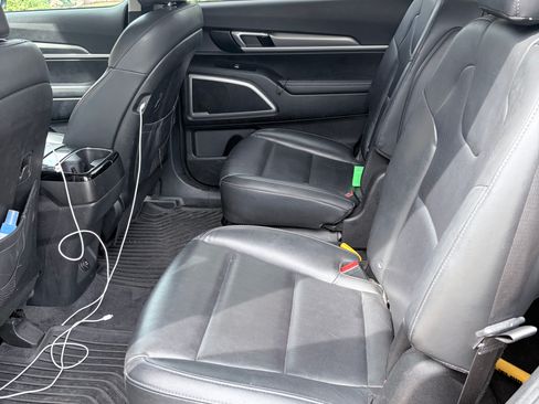 Used 2020 Kia Telluride S FWD image 4