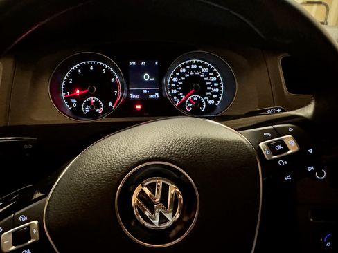 Used 2017 Volkswagen Golf Wolfsburg Edition FWD image 23