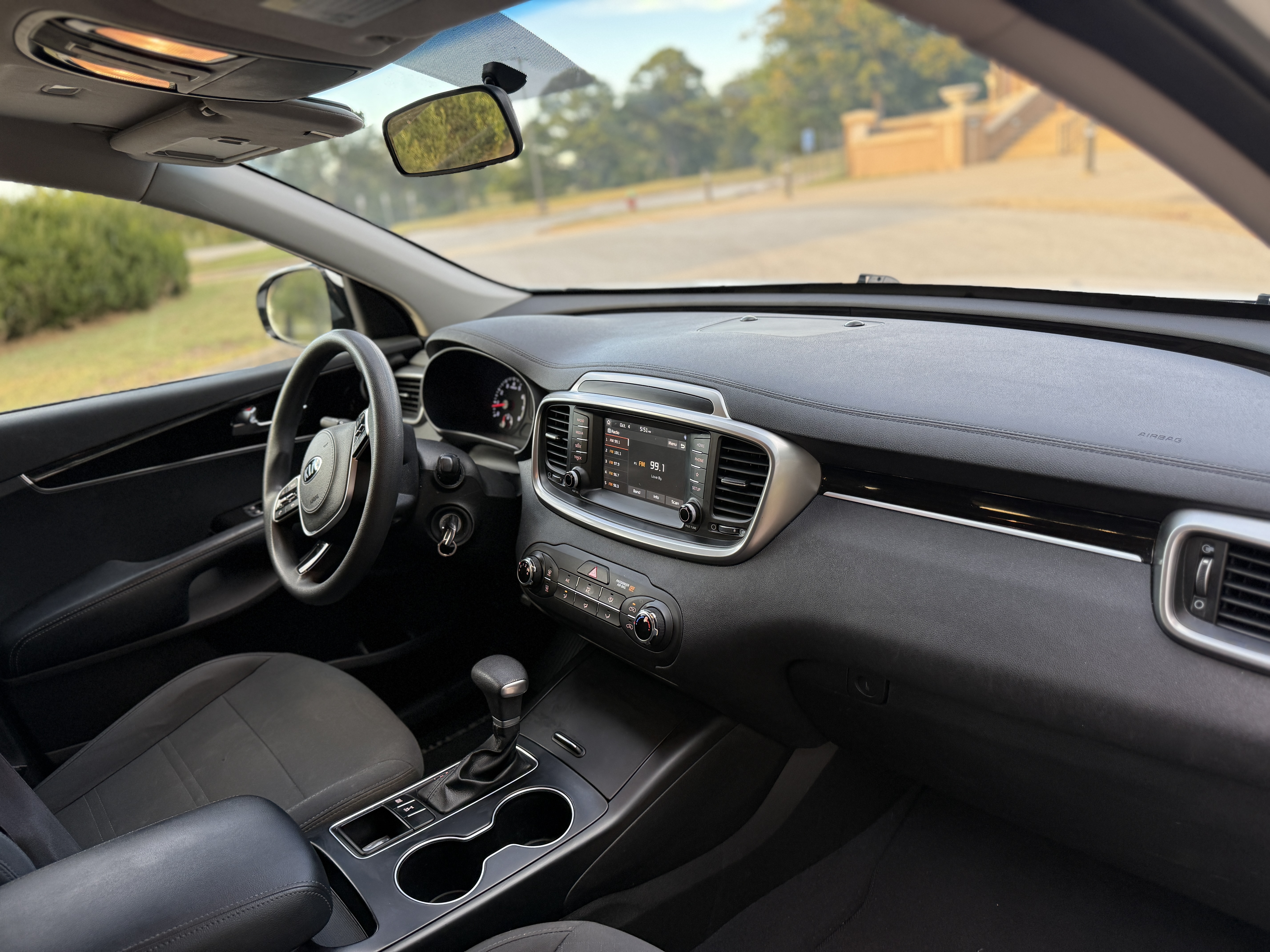Used 2020 Kia Sorento LX AWD/4WD image 13