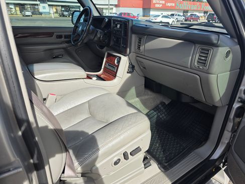 Used 2006 Cadillac Escalade ESV AWD image 9