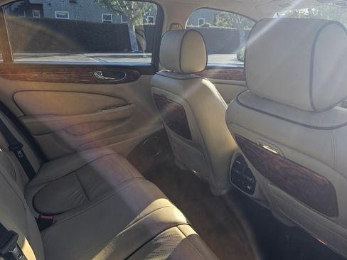 Used 2008 Jaguar XJ8 L image 17