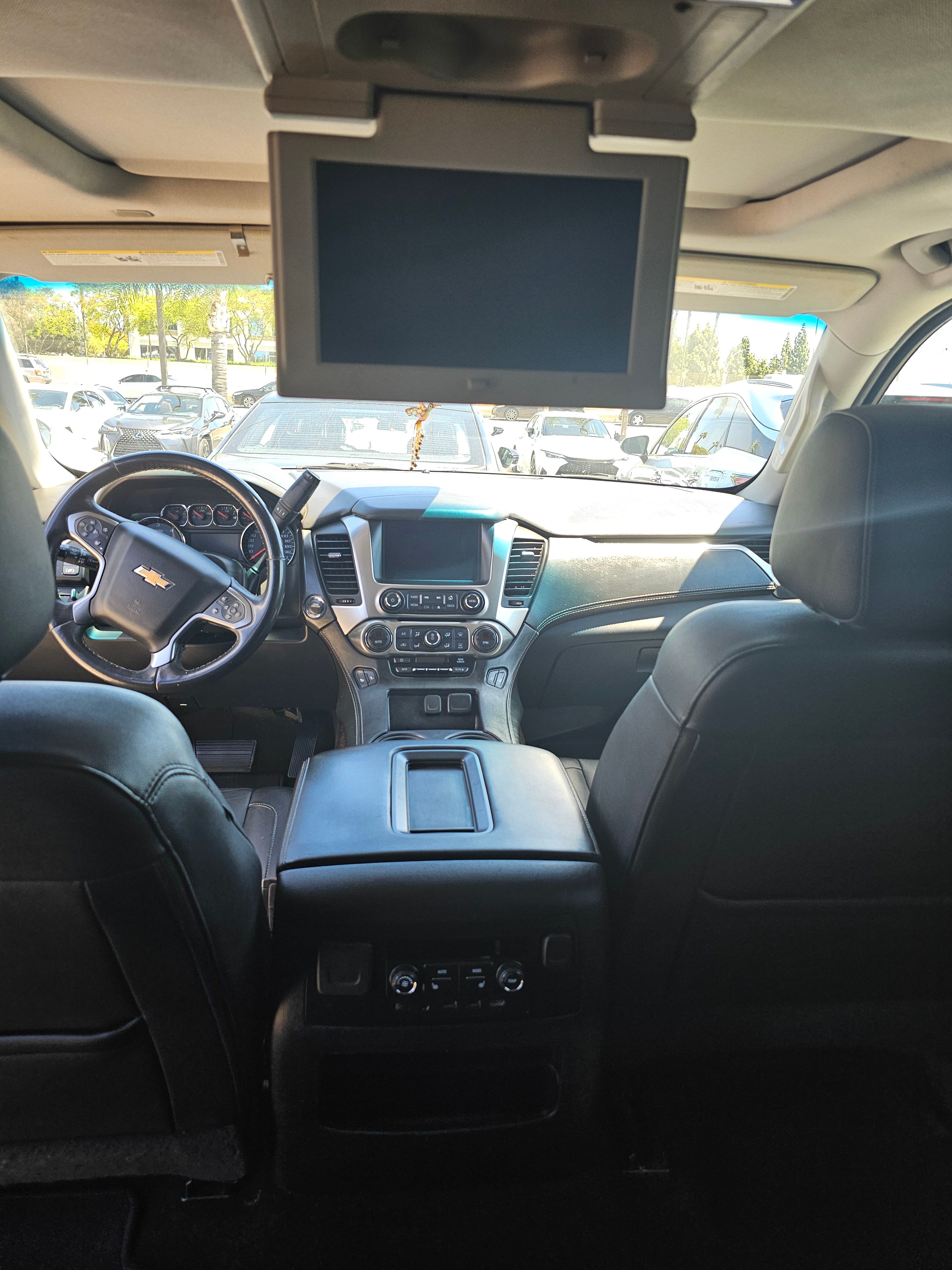 Used 2018 Chevrolet Suburban LT RWD image 10
