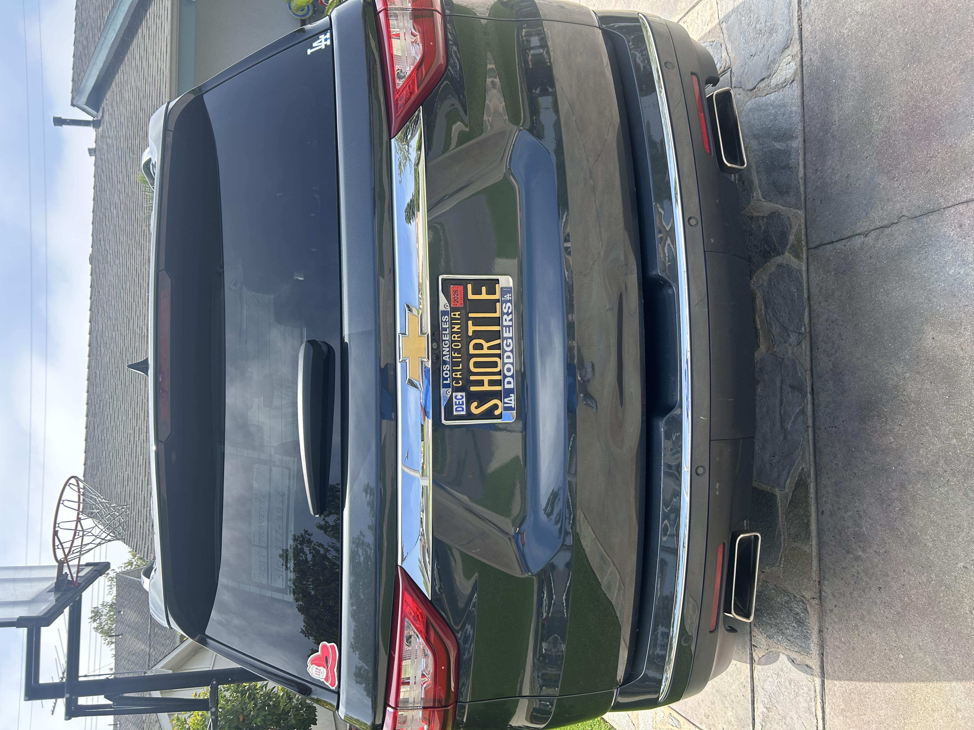 Used 2018 Chevrolet Traverse Premier FWD image 2