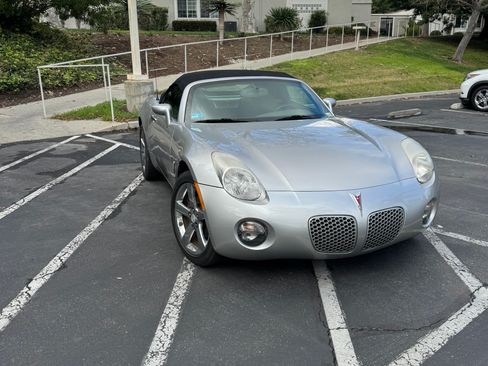Used 2008 Pontiac Solstice Convertible w/ Premium Package image 1