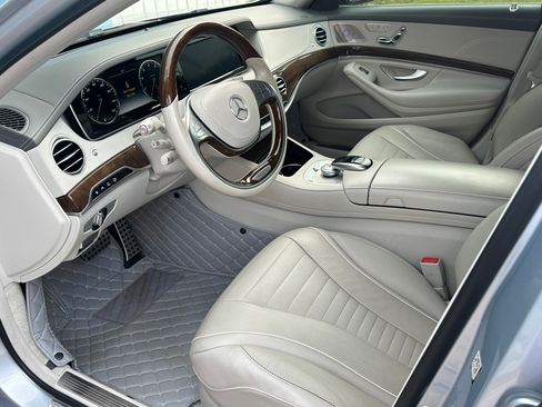 Used 2017 Mercedes-Benz S 550 Sedan image 11