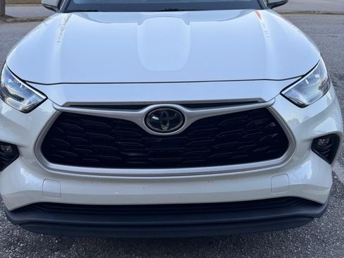 Used 2020 Toyota Highlander XLE image 5