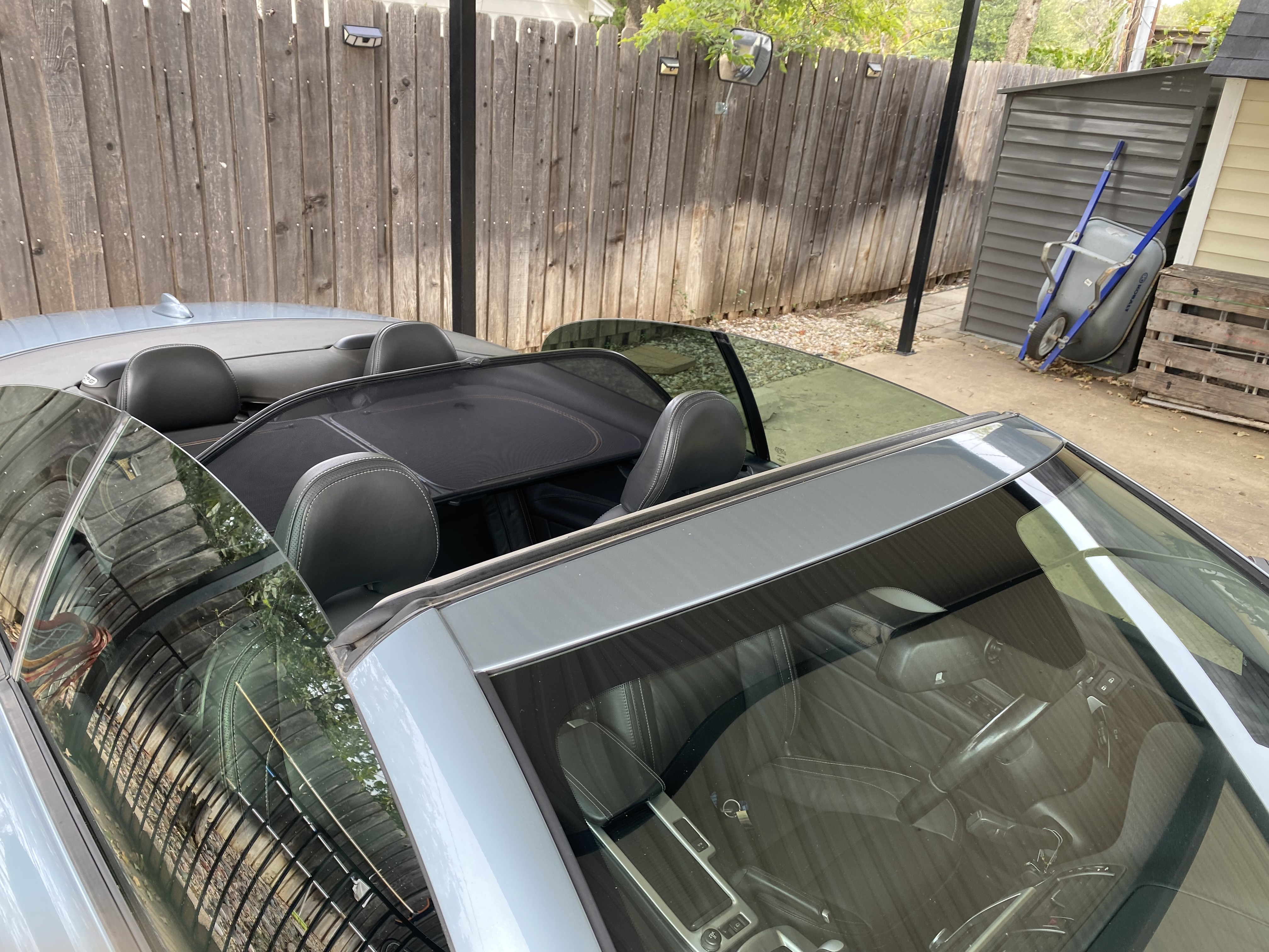 Used 2012 Volvo C70 T5 FWD image 2