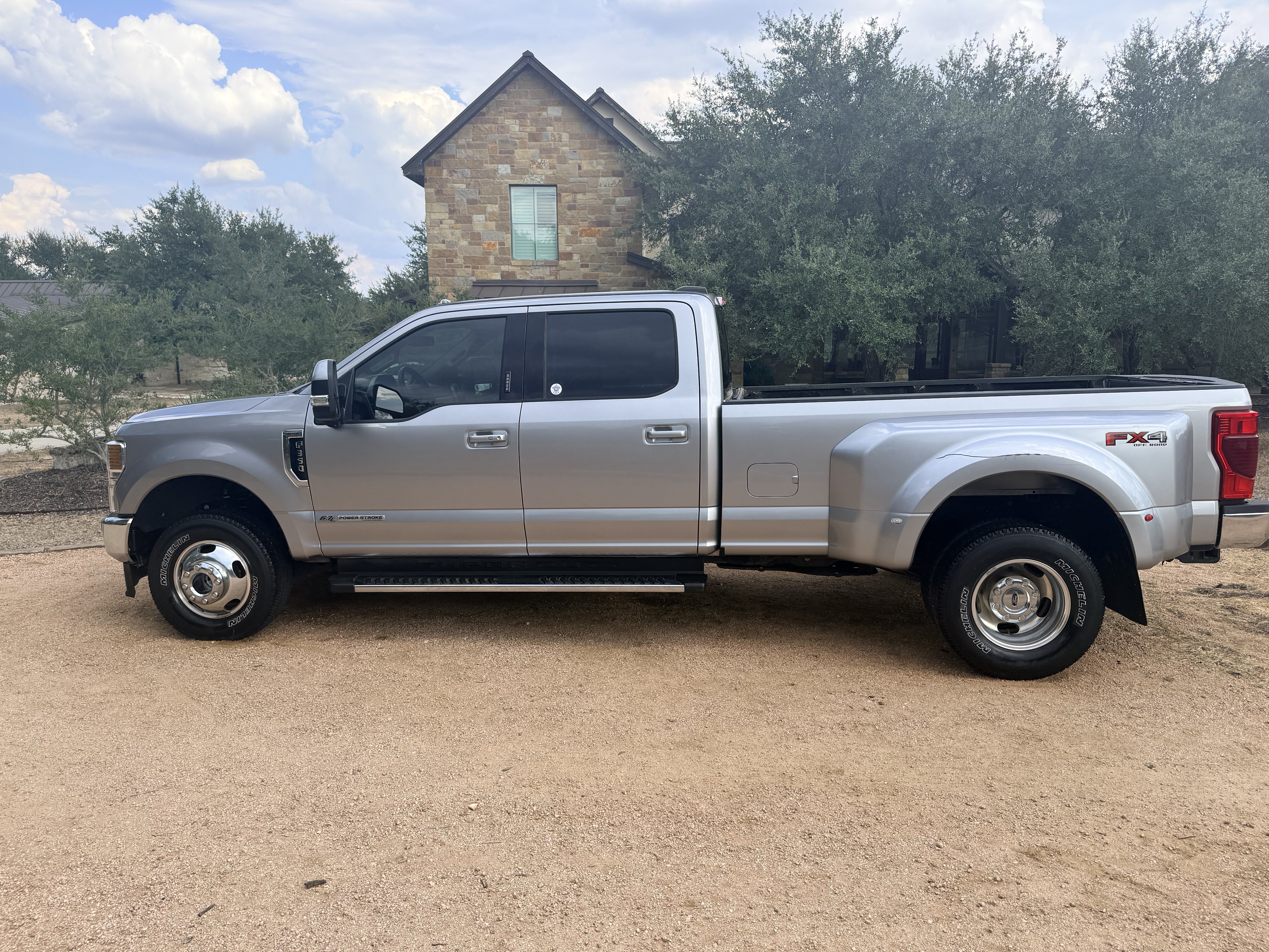 Used 2020 Ford F350 Lariat w/ Lariat Ultimate Package AWD/4WD image 24