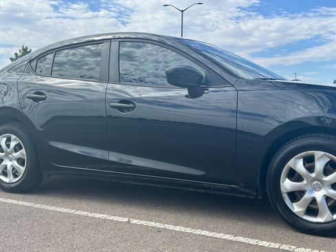 Used 2018 MAZDA MAZDA3 Sport FWD image 4
