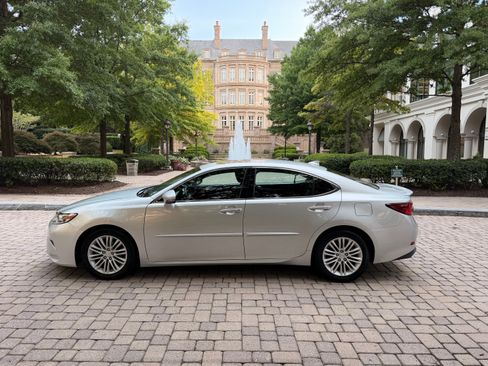 Used 2017 Lexus ES 350 FWD image 4