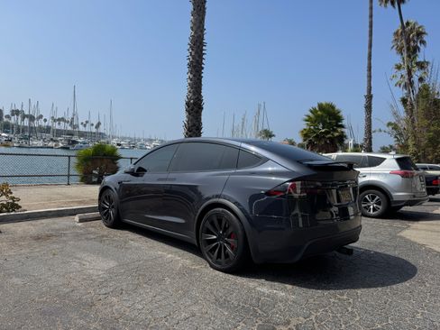 Used 2023 Tesla Model X Plaid image 2