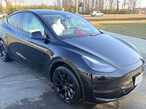 Used 2024 Tesla Model Y Long Range image 6