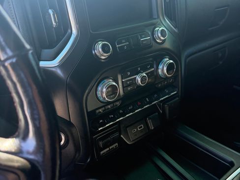 Used 2020 GMC Sierra 1500 AT4 w/ AT4 Premium Package AWD/4WD image 18