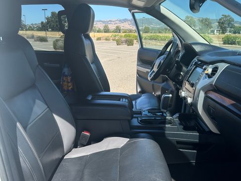 Used 2019 Toyota Tundra Limited w/ Limited Premium Package AWD/4WD image 20
