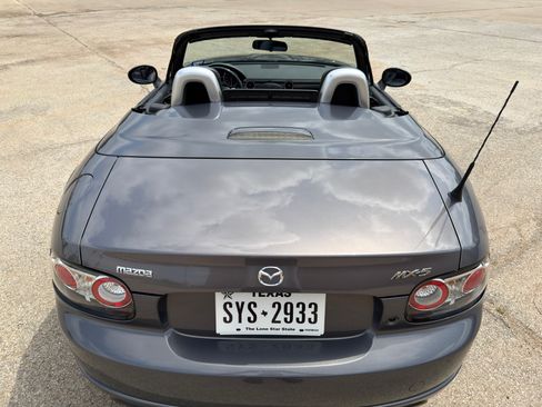Used 2008 MAZDA MX-5 Miata Grand Touring w/ Premium Pkg RWD image 17