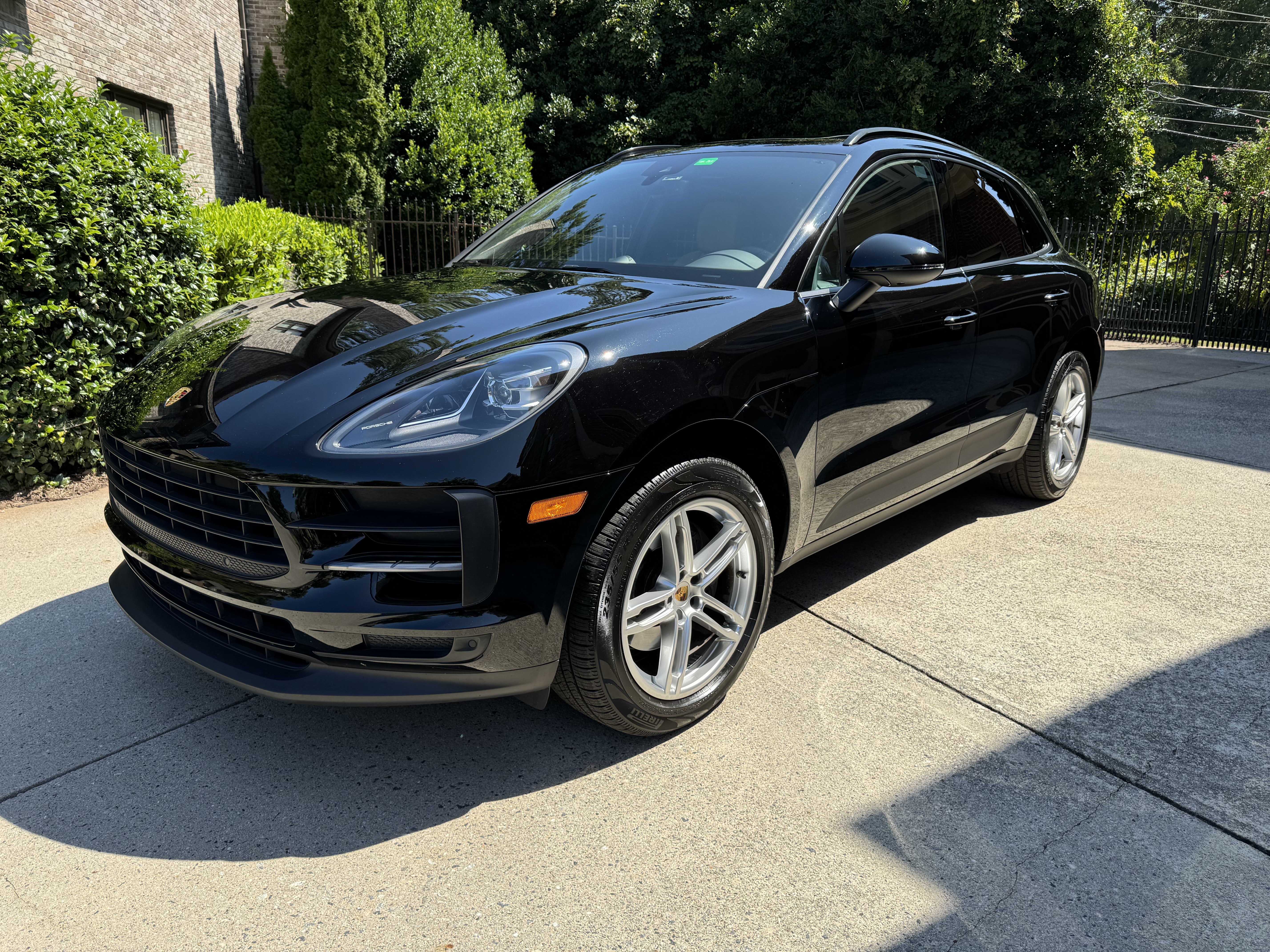 Used 2019 Porsche Macan AWD/4WD image 10