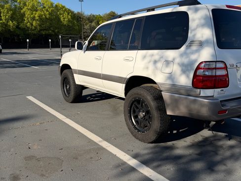 Used 2004 Toyota Land Cruiser image 4