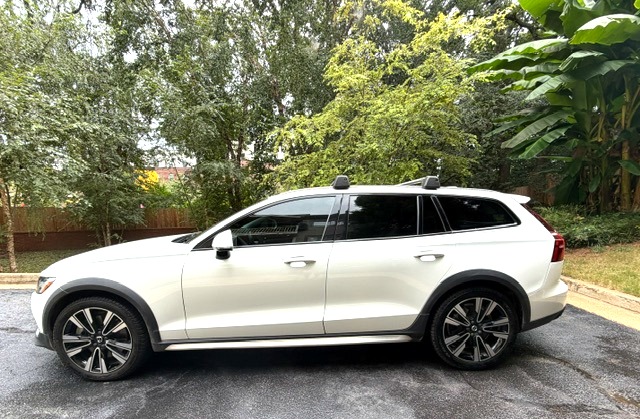 Used 2020 Volvo V60 T5 Cross Country w/ Protection Package Premier AWD/4WD image 6