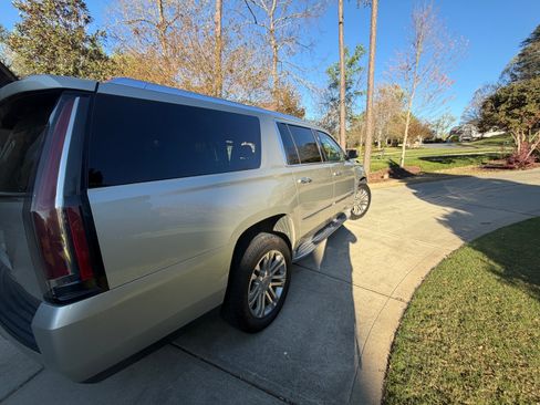 Used 2015 Cadillac Escalade ESV 4WD image 6