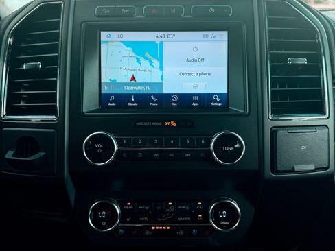 Used 2020 Ford Expedition Max Limited image 10