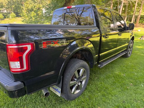 Used 2017 Ford F150 XLT w/ Equipment Group 302A Luxury AWD/4WD image 8