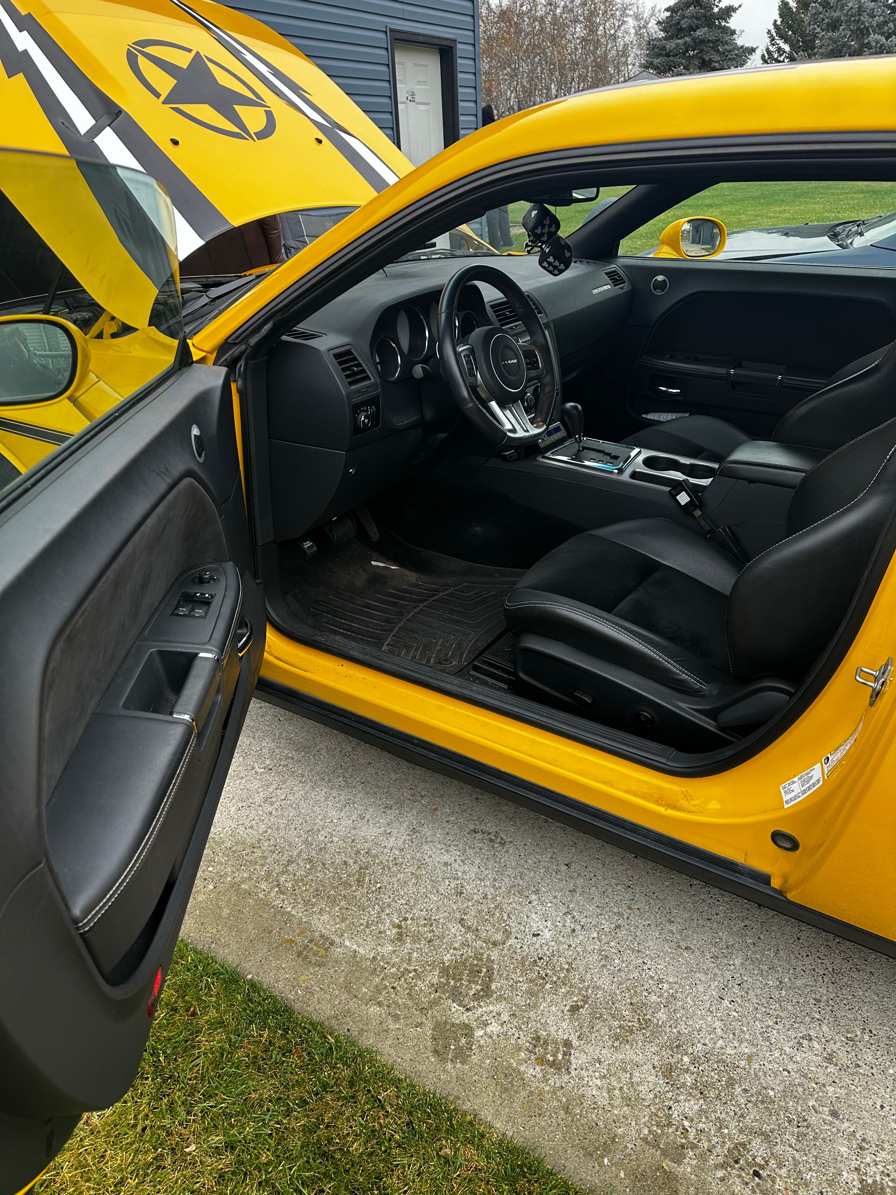 Used 2012 Dodge Challenger SRT8 w/ Premium Sound Group RWD image 28